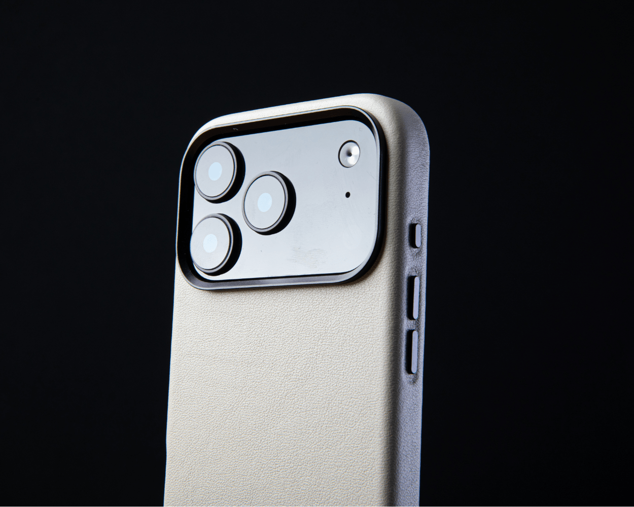 Apple iPhone 17 Pro Max - Metro Leather Bumper Phone Case