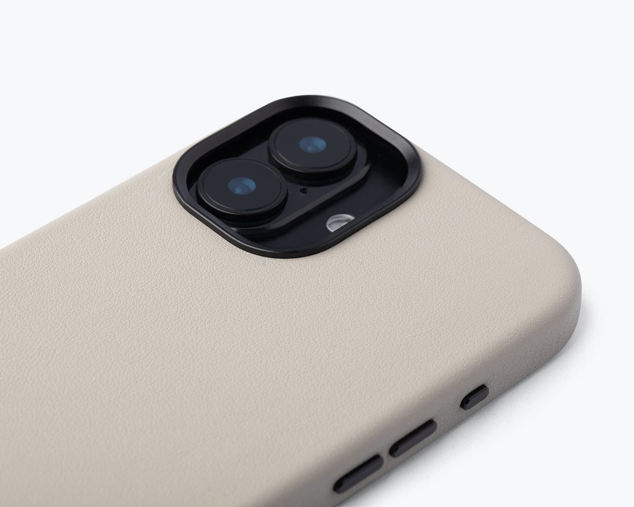 Apple iPhone 17 - Metro Leather Bumper Phone Case