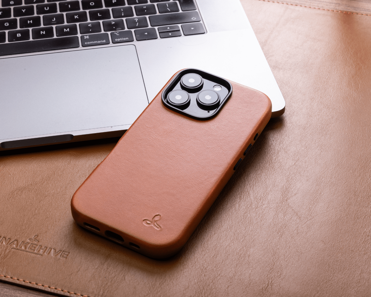 Apple iPhone 16 Pro Max - Metro Leather Bumper Phone Case