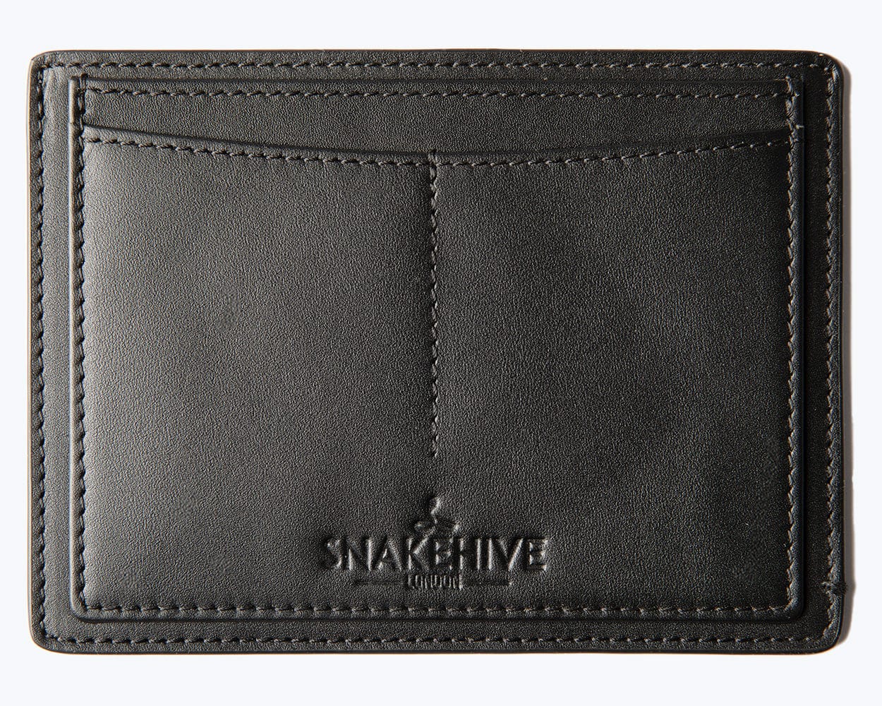 LEATHER PASSPORT HOLDER - THE ESSENTIAL COLLECTION