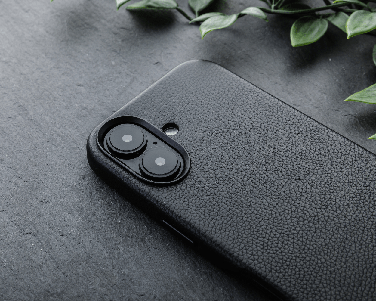 Apple iPhone 16 - Metro Leather Bumper Phone Case