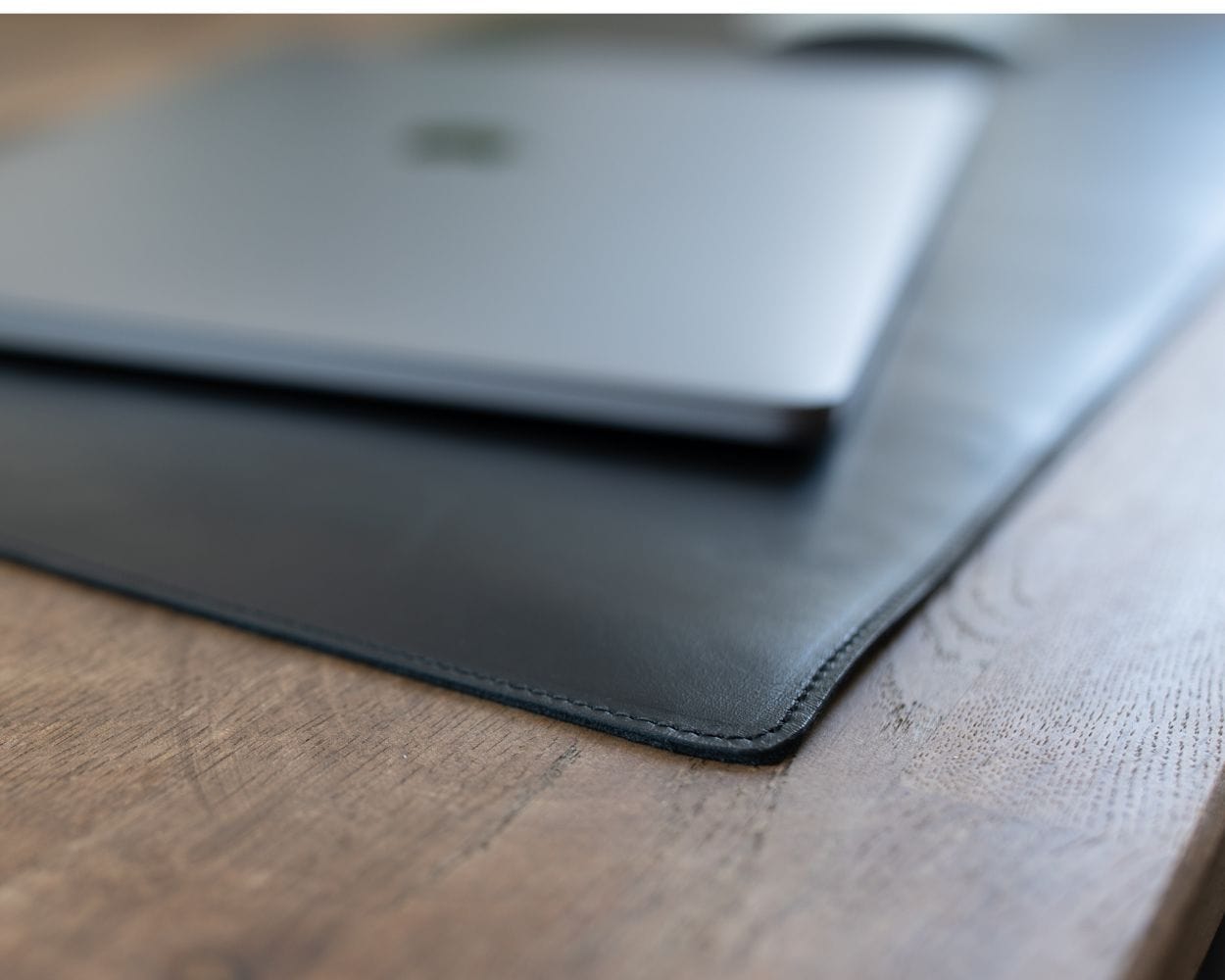 Metro Leather Desk Mat Large - Snakehive UK