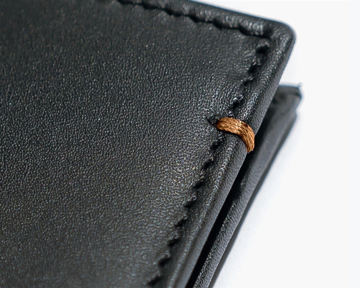 LEATHER BIFOLD WALLET - THE ESSENTIAL COLLECTION Cognac - Snakehive UK