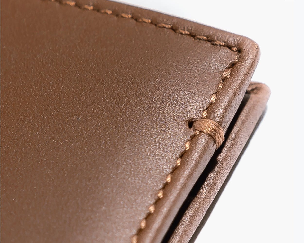 LEATHER BIFOLD WALLET - THE ESSENTIAL COLLECTION Cognac - Snakehive UK