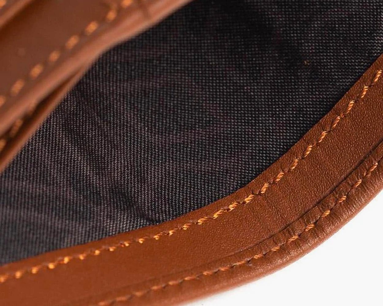 LEATHER BIFOLD WALLET - THE ESSENTIAL COLLECTION Cognac - Snakehive UK